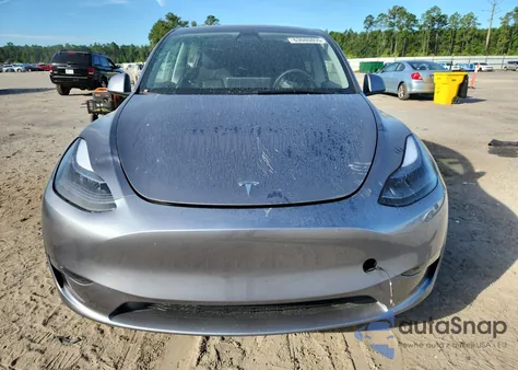 2025 Tesla Model Y z USA, uszkodzony, nr VIN 7SAYGDEE2SA363401